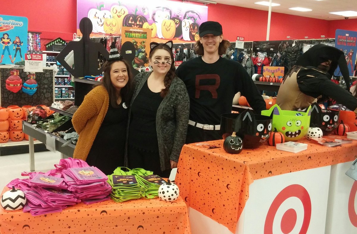 Vanessa_CMM's tweet photo. #T1304 on point for #SpookTacular Event!!!! Love seeing all the munchkins come through w their cute costumes!! https://t.co/oi63bhC8U7