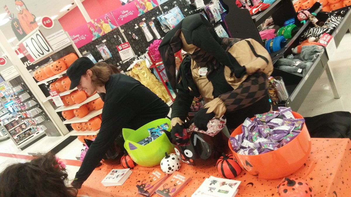 #T1304 on point for #SpookTacular Event!!!! Love seeing all the munchkins come through w their cute costumes!!