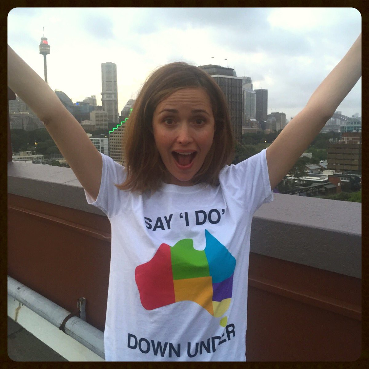 Sayidodownunder's tweet photo. 🇦🇺ROSE BYRNE stands up and shouts #sayidodownunder 🏳️‍🌈THANK YOU ROSE  show support &amp; get your shirt : https://t.co/SPzxudJkPZ @joshuasasse https://t.co/U47xOW9fq4