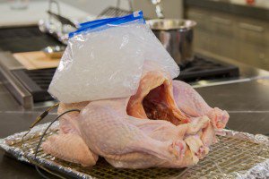 Key to getting white and dark meat on turkey to cook evenly together? 
White vs. Dark Turkey Cooking Methods - go.shr.lc/2dRujJ8