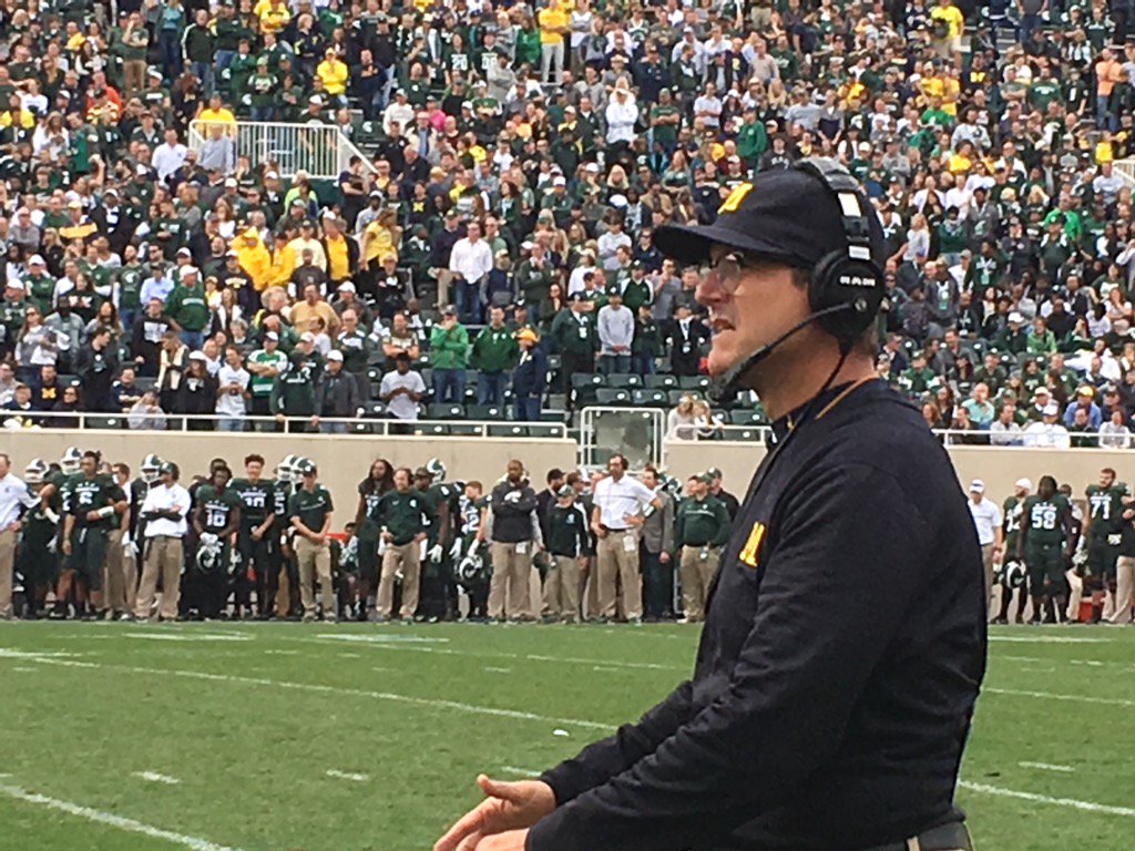 LarryLage's tweet photo. Harbaugh called TO with 1 second left up 7 before 2-point conversion to complain about calls to ref https://t.co/6Gg5sPZhpw