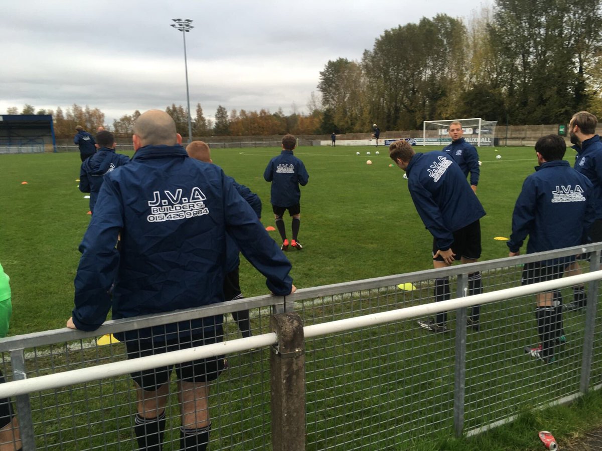 RainhillTownFC's tweet photo. 1st team warming up today in their new warm up tops thanks to @JVA_BUILDERS https://t.co/Dc1rEvGew4