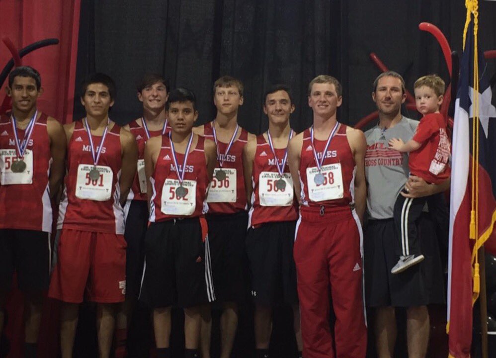 Kolton_looka's tweet photo. Shoutout to the Cross Country team for making it to state!! #youllpassoutbeforeyoudie https://t.co/IIMKJacGDA