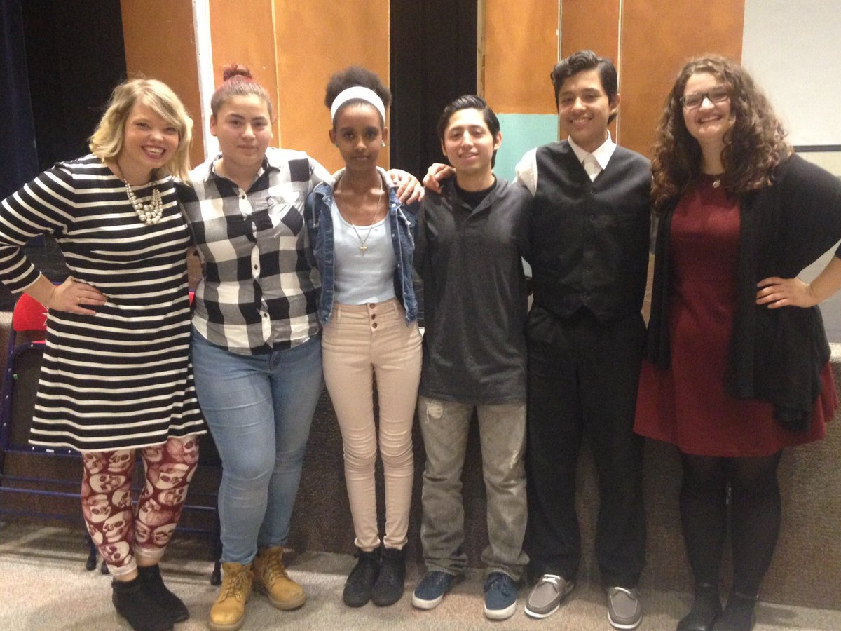 ToriSCTeach's tweet photo. These students make my heart smile! Proud to know them & their teacher @sturgeonesl #weteach2016 #sccsd #teachELL @SiouxCityNorth https://t.co/L9ZeLPXxw1