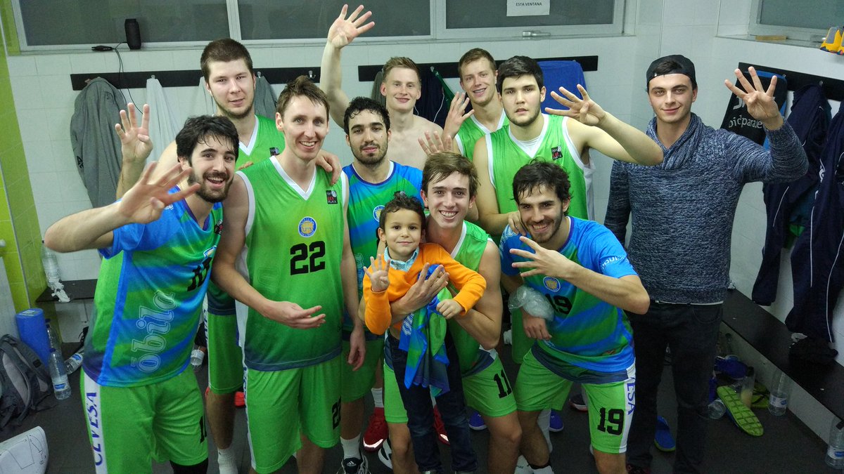 Equipazooo!!!  Cuarta victoria!!! Y a seguir trabajando... Vamos equipo!! #SoyDelÓbila