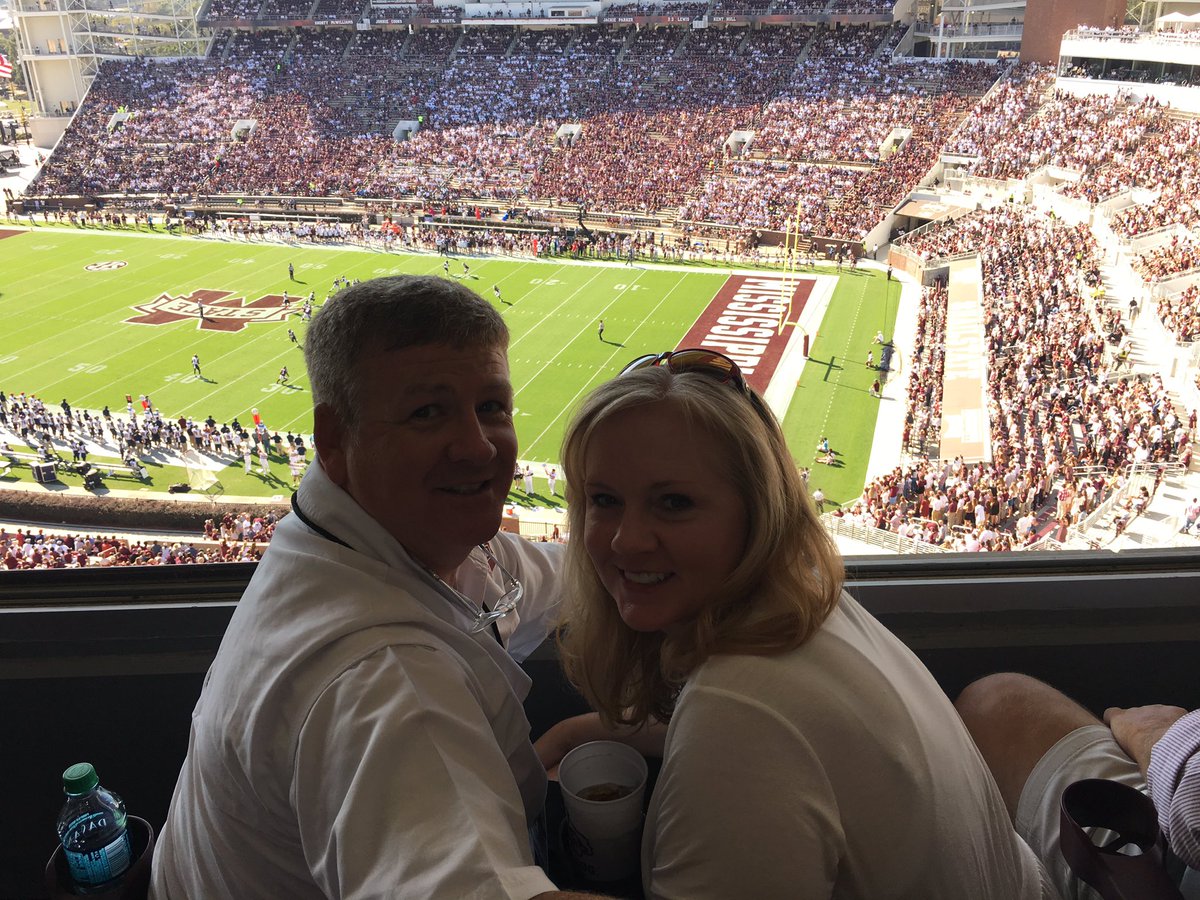 AuntTimo's tweet image. #maroonselfies