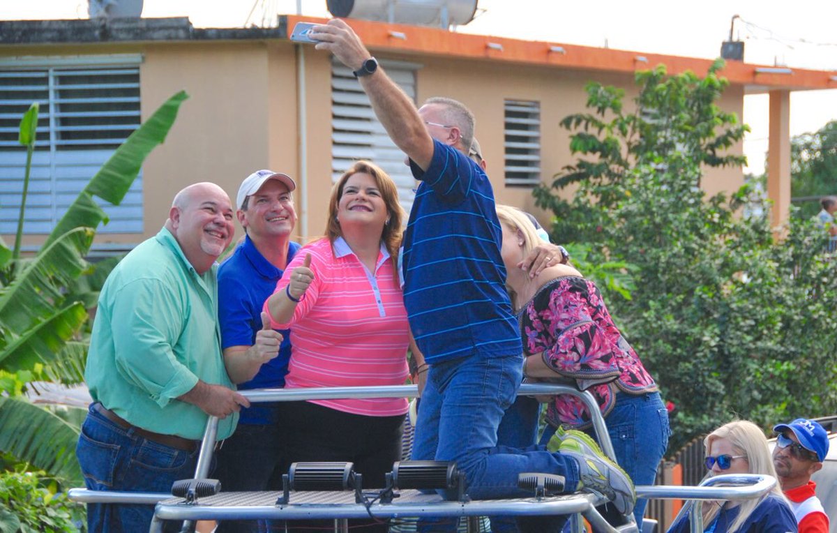 JohnnyMndez36's tweet photo. Comenzamos el #Rally con nuestra próxima comisionada @Jenniffer2012 junto al alcalde #AngeloCruz @JoseAponte51 @PichyZamora #CeibaPNP https://t.co/6rDC5ybN7S