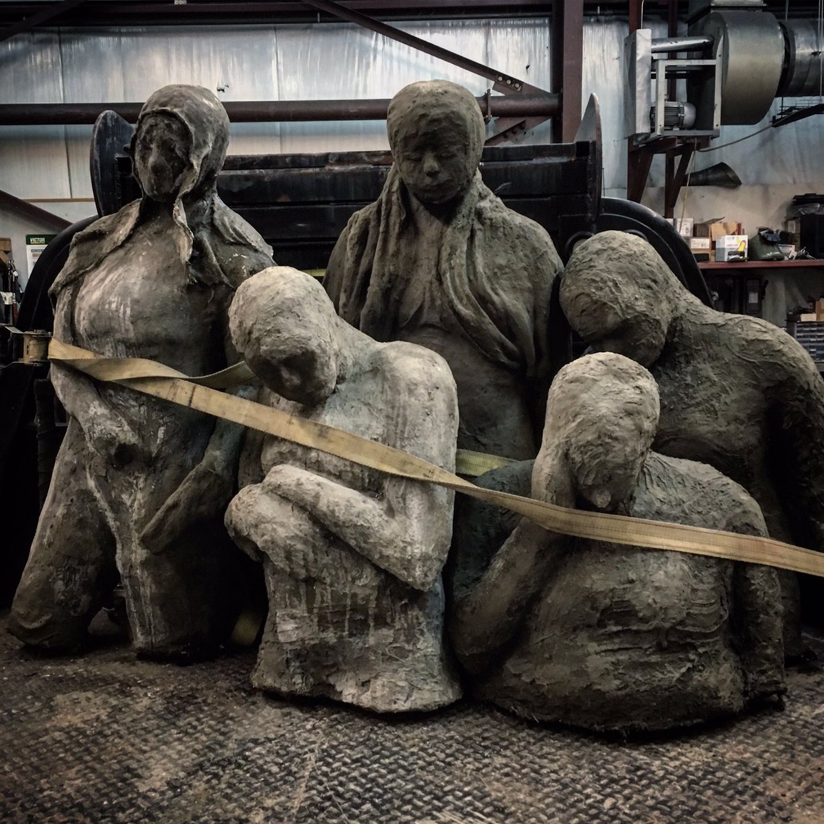 bysarahdavies's tweet photo. Volunteers needed for #100Stone Survivors install tomorrow 10:00am Alaska Pacific University #wearelivingart https://t.co/KjmXBTGeiX fund https://t.co/XJzJlVdtIU