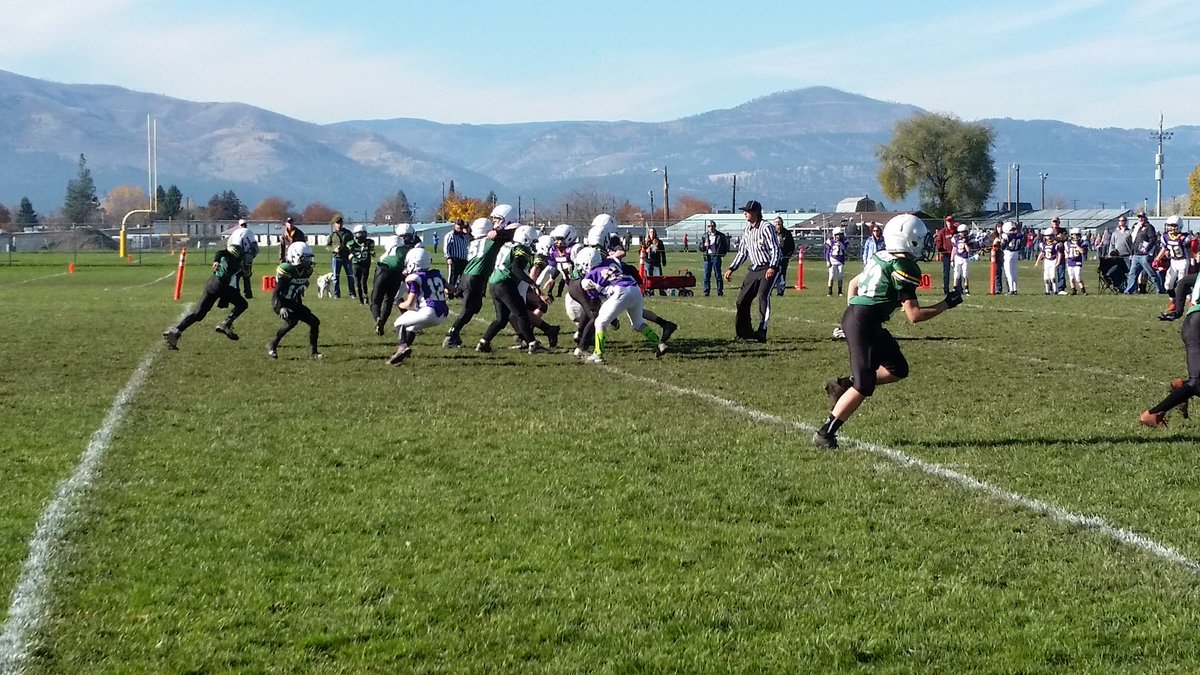 FT_Intermediate's tweet photo. Frenchtown Football! https://t.co/QX4KqIjxR4