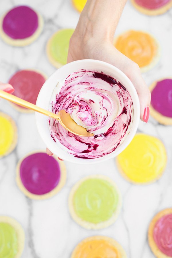 BambooInnovate's tweet photo. No tricks with this easy to follow #DIY. Natural #cookie icing for your #halloweentreats. Yum! https://t.co/oQcru3MqBf https://t.co/1F3TAx641R