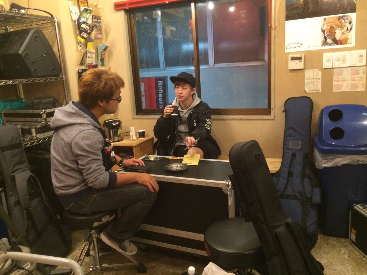 My Sterious Words 深夜練習だったのです 眠い あっ音源公開まであと2日ぐらい ライブ情報も同時公開です 実際公開するのはいつでもいいんだけどなんか区切りよく11月1日がいいじゃない てかそんなことよりお腹痛い 便秘系男子は辛い 下北沢 My Sterious Words 深夜練習だったのです 眠い あっ音源公開まであと2日ぐらい ライブ情報も同時公開です 実際公開するのはいつでもいいんだけどなんか区切りよく11月1日がいいじゃない てかそんなことよりお腹痛い 便秘系男子は辛い 下北沢