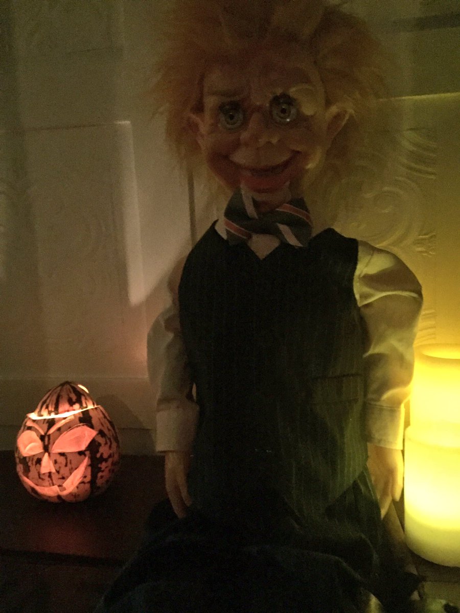 BrettandBeer's tweet photo. Sipping on some @BrightonBier ChoccyWoccy Brew-ha with these #Halloween muppet. ๐ #RawHopTalk https://t.co/8RmXZYI5ZB