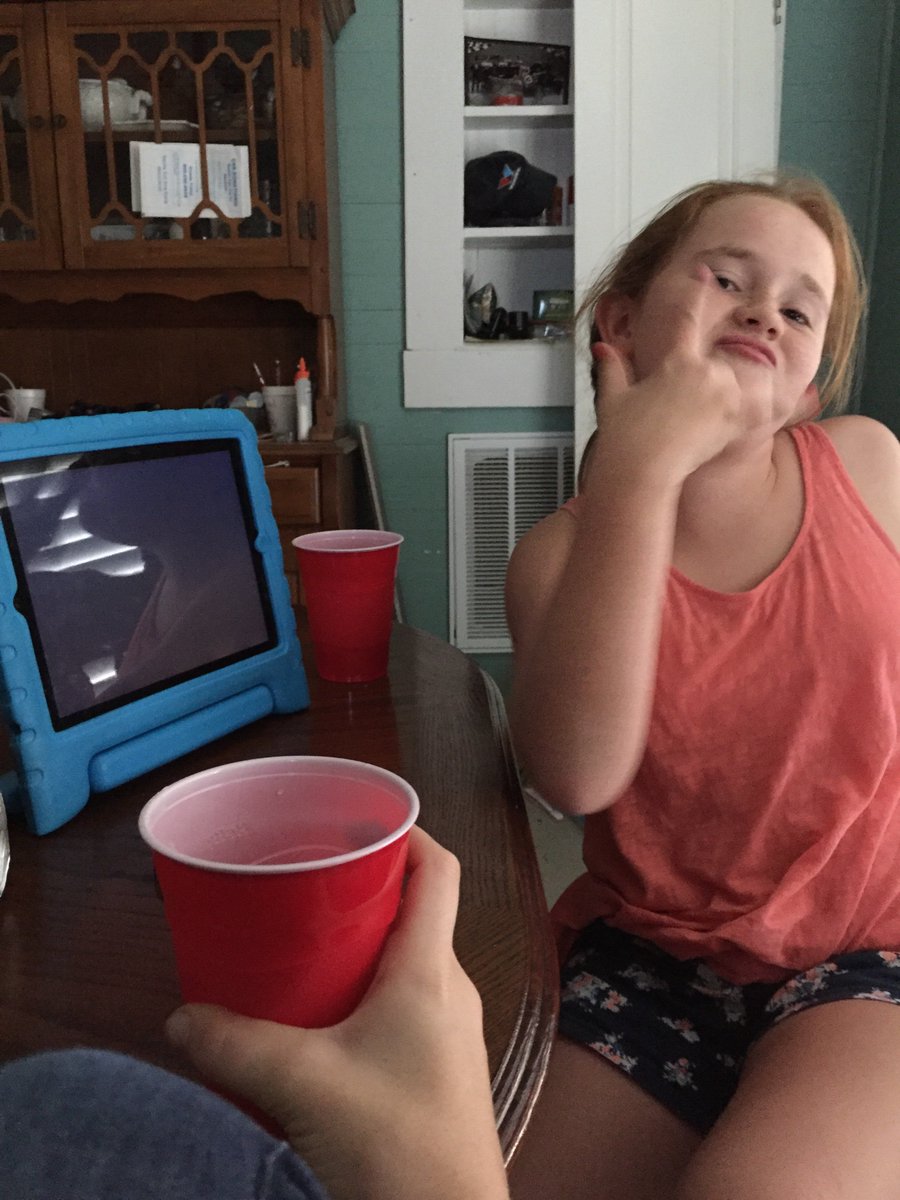 Lovedance2122's tweet photo. At Paige's she's my bff https://t.co/sAU2vXjaDq