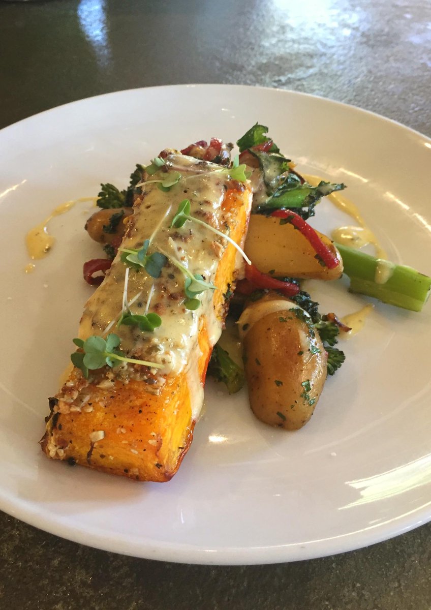 Tonight's dinner feature: 
*Cashew crusted Lakota Squash Filet
*Confit Potato and Piquillo Pepper Hash
*Grilled Broccolini
*Bearnaise Sauce