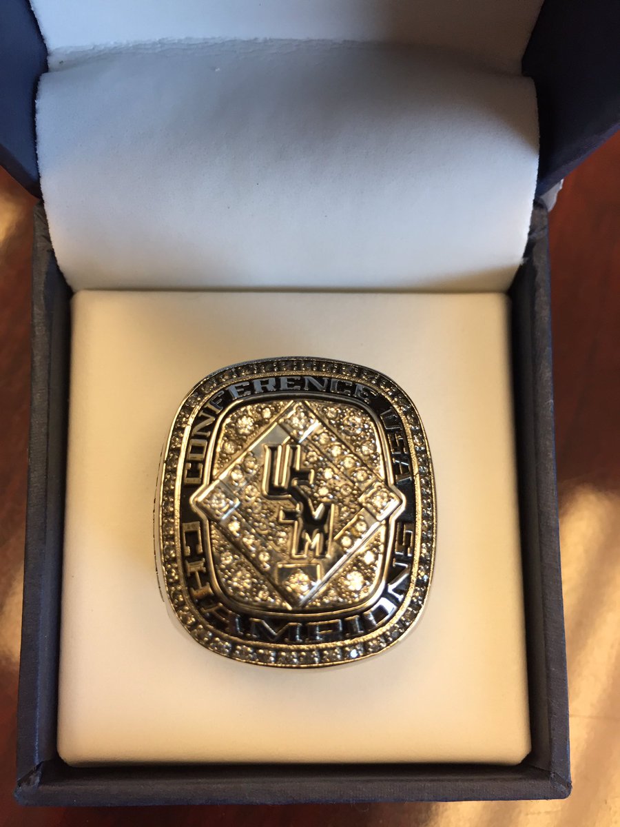 SouthernMissBSB's tweet photo. This is the ring that was just presented to the 2016 C-USA CHAMPIONSHIP Golden Eagle Baseball Team. #unleashed2016 https://t.co/etGmT0caNN