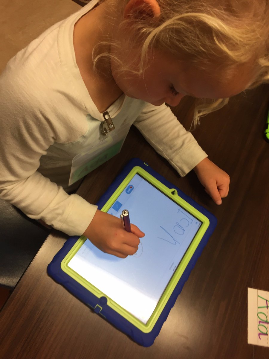 TraciPiltz's tweet photo. Tech can improve class culture w @seesaw. Ss share work w Ps &amp; Ss + comment on each other's work! #weeklywall #tpofficehour @StantonShelly https://t.co/46hi8AjGDR