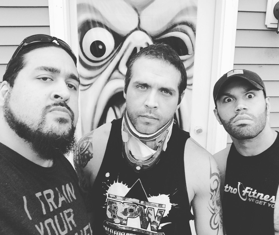 SamoanStorm's tweet photo. With the familia #OGKlik #OGKcountry #NeckSurgery #Benchmark #PicturePerfect #AfaJr #TryNstopUs @BenchmarkDaly @Picture_P https://t.co/Uk27wiF8e4