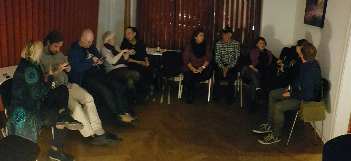 Ein paar haben sich schon zum #Balkengucken eingefunden. #PiratesForIceland