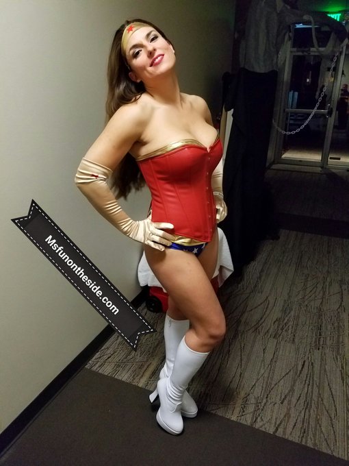 #halloween costume party at #clubsapphire, with #msfunontheside https://t.co/b59csD9dDl<a href="/tag/halloween"class="tags">#halloween</a><a href="/tag/clubsapphire"class="tags">#clubsapphire</a><a href="/tag/msfunontheside"class="tags"><span>#msfunontheside</span></a>