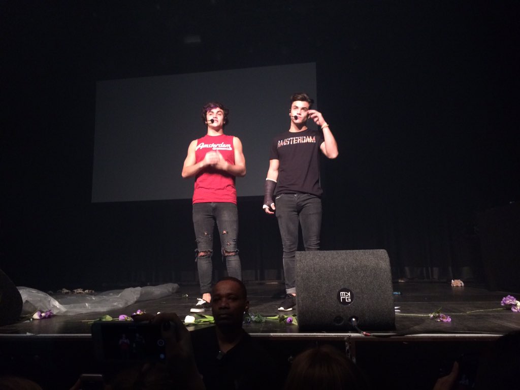 mendesftdolan_'s tweet photo. AMAZING NIGHT 😍 https://t.co/9Ie6QgVEVZ