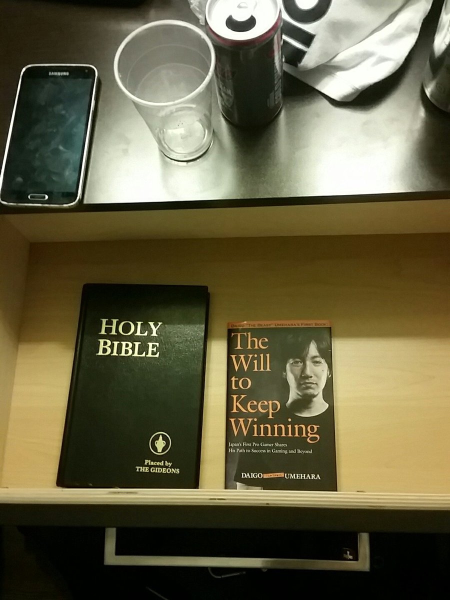 crSimba's tweet photo. When you wake up for you're pool what book is more important to  grab to help you in bracket? #candacup #CPT2016 https://t.co/0wwyAckyc6