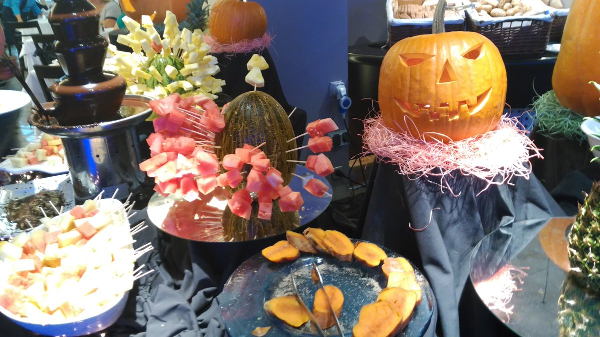 DormirComerViaj's tweet photo. Un gran dia en el #Onabrava @aquahotel #halloween2016 #viajarEnFamilia #blogsDeViajes , mañana más y mejor. https://t.co/nnNmNasShz