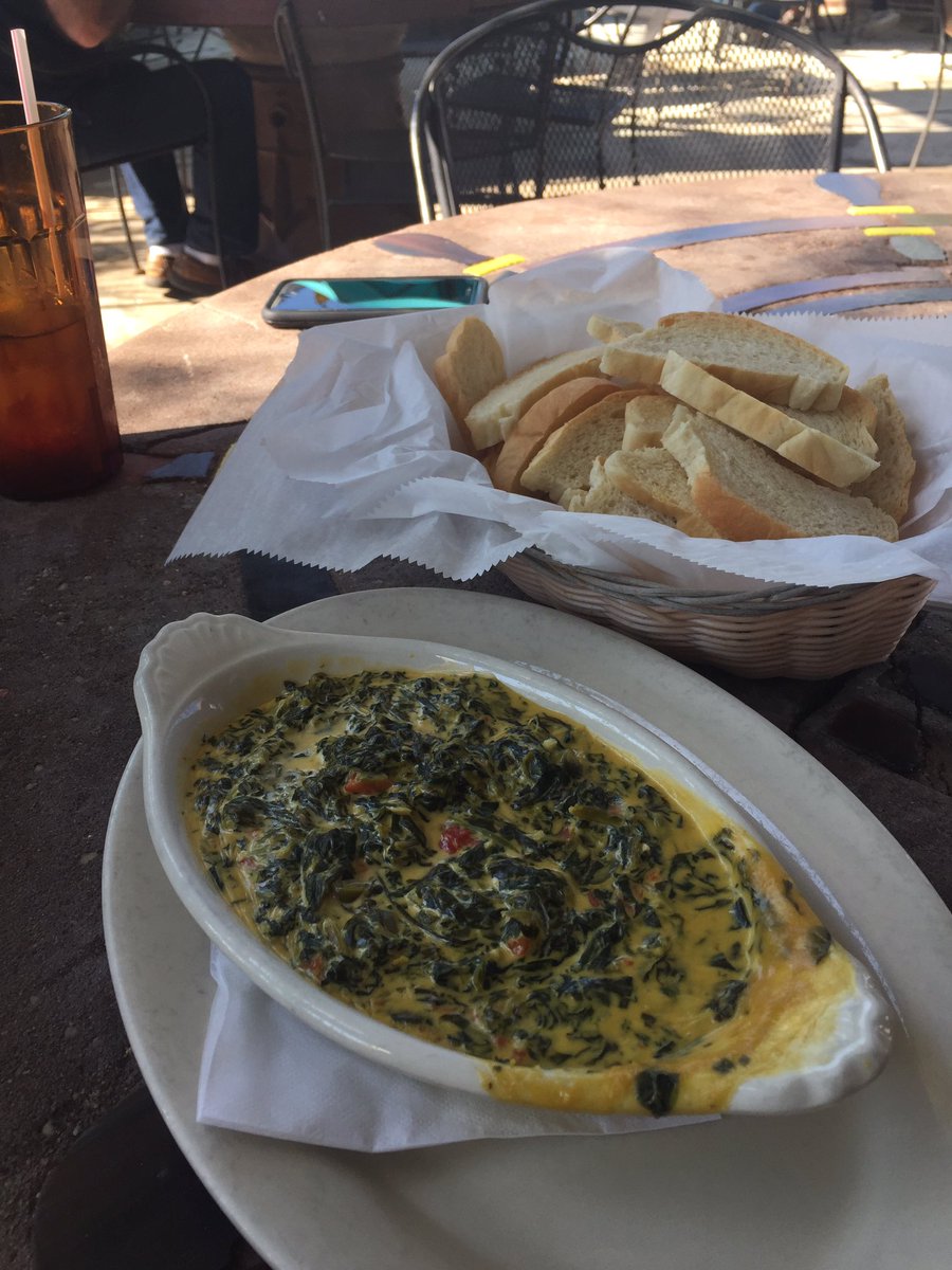 gigigurli's tweet photo. #Nola #foodie explores #hammond at #marinersinn #kickinchicken #spinachdip #foodporn https://t.co/bWxs23OGV1