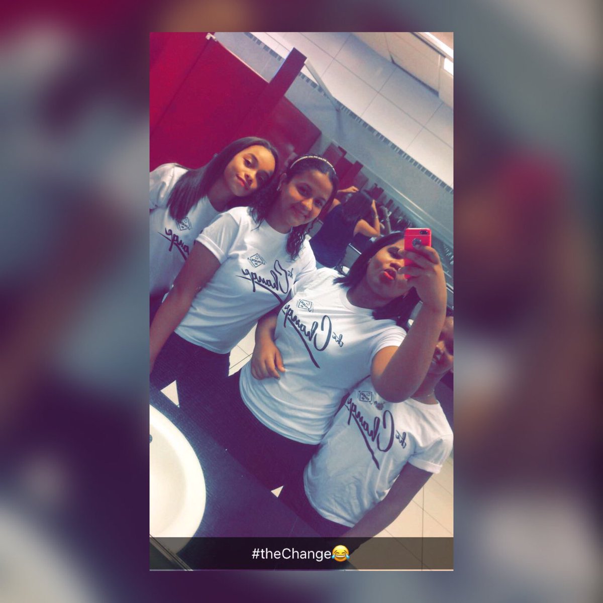 jenniferabad277's tweet photo. #TheChangeConcert ❤️😻 @edwardmercado01 @JosueRD16 @JouJares @SebastianAc3 @Jesus28RD #blackandwhite mis chicas 😍😻 https://t.co/NWmeD2I2am