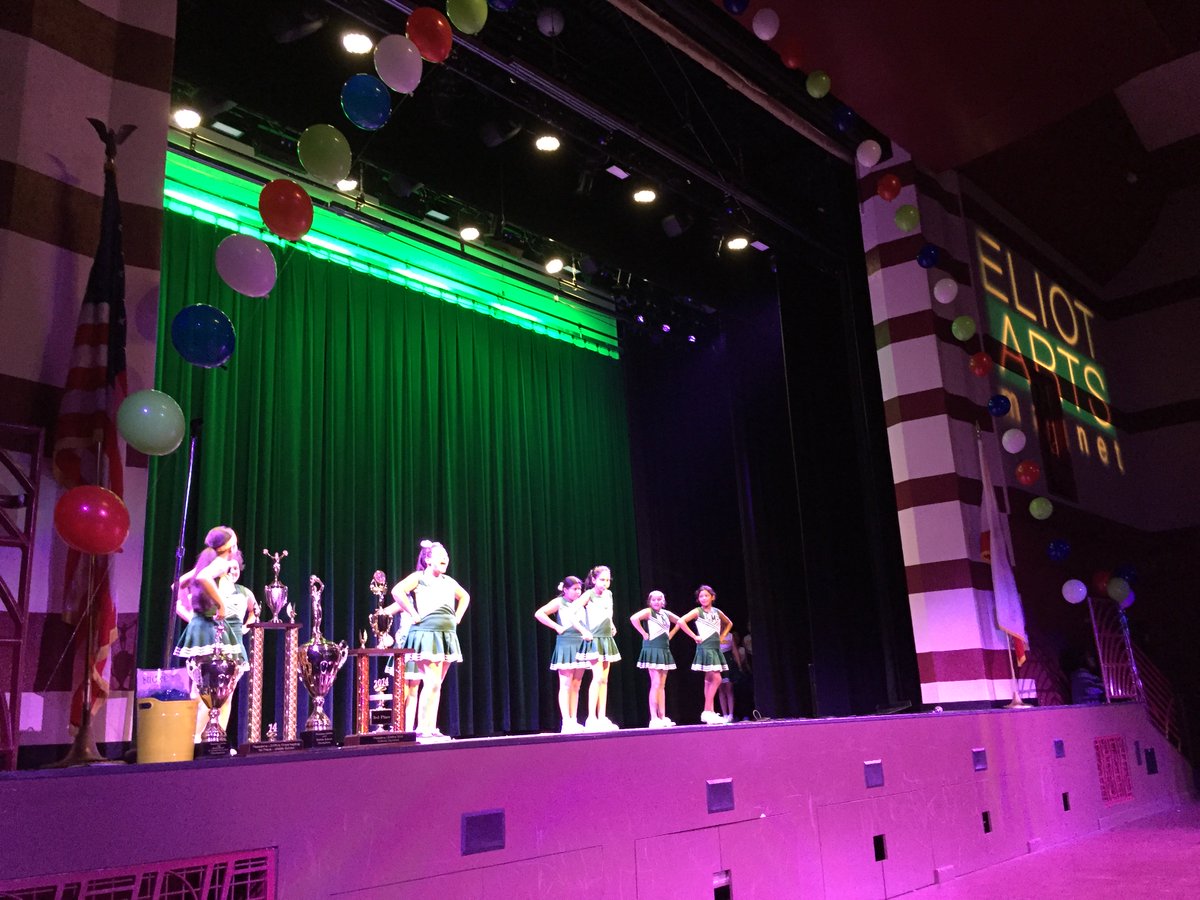 More pics from "Lights On" @EliotArts1 celebrating our after school programs! <a href="/PasadenaUnified/">Pasadena Unified School District</a> <a href="/PasadenaLEARNs/">Pasadena LEARNs</a>