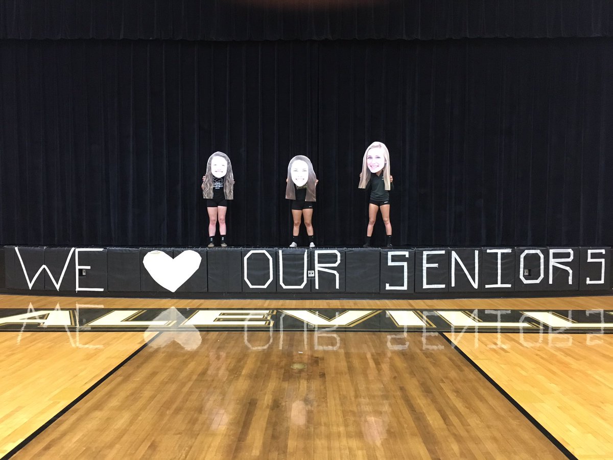Senior Night💛💛💛💛