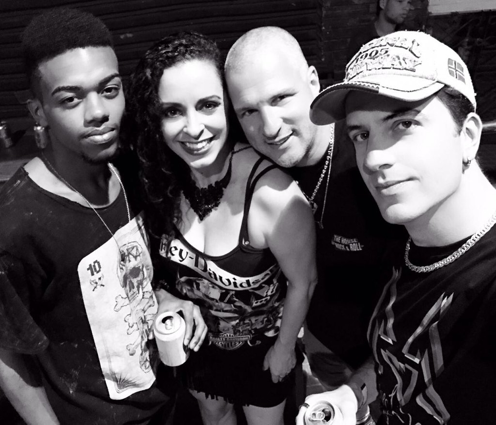 nanci_rocha7's tweet photo. Outubro ou nada show ! #dellanosrockbar #nancirocha #life https://t.co/nEFX4koBkF