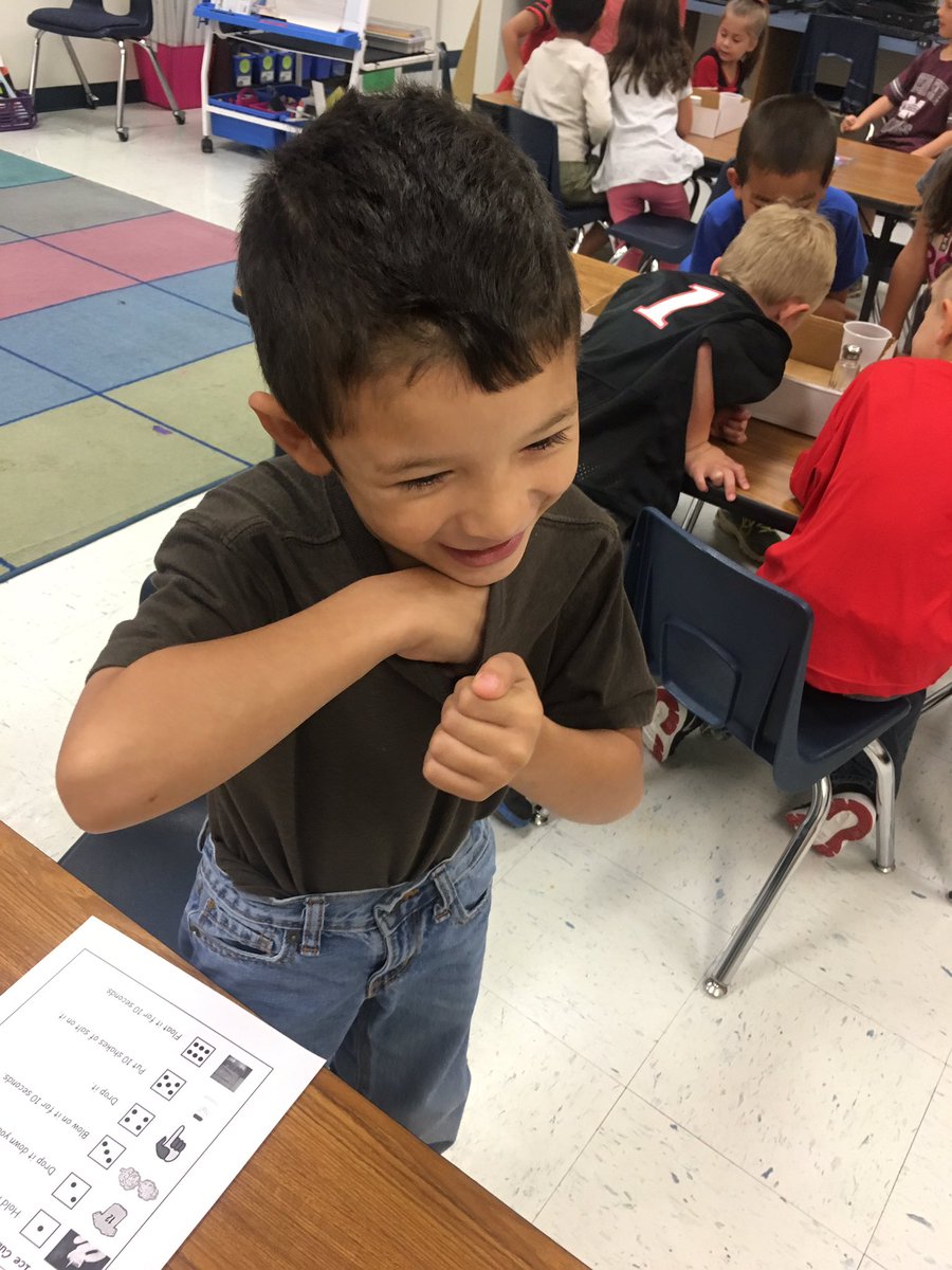 Jredman_be's tweet photo. Playing race to melt the ice cube! Learning how heat effects ice! #frenshare https://t.co/T5q8ZK1lGP
