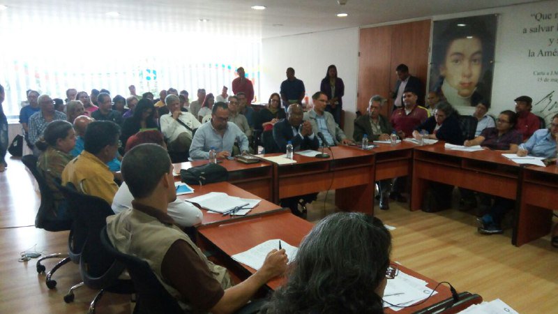 mineducacion_ve's tweet photo. #Ahora Sindicatos educativos presentes en la reunión de trabajo presidida por Vice @aristobulopsuv Vice @jaarreaza y Min @rodulfohumberto https://t.co/1RU4Xe0mjs