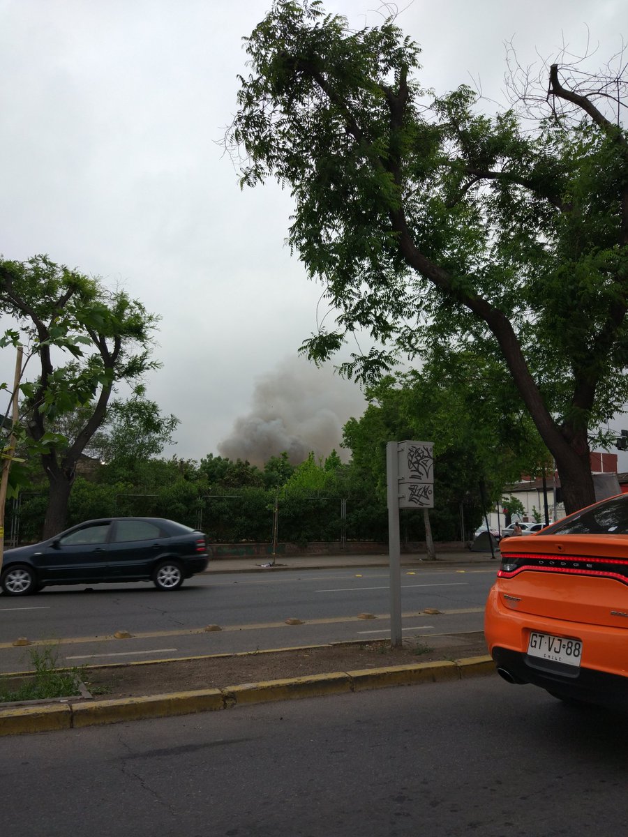 Casechilestore's tweet photo. Incendio grave en Av. España con Blanco Encalada @Arandavictor https://t.co/2yqRzd9Az4