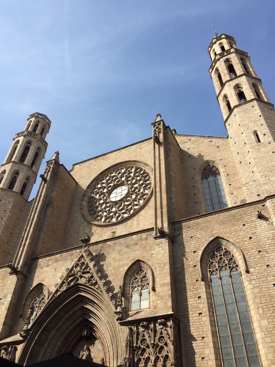 ampcalgary's tweet photo. I was in #Barcelona in Aug! Qualify to see @justinbieber there  #AMParoundTheWorld #AMPallAccess next chance 410 this is where I 🍷@thedjkav https://t.co/uNCWoEfOqx