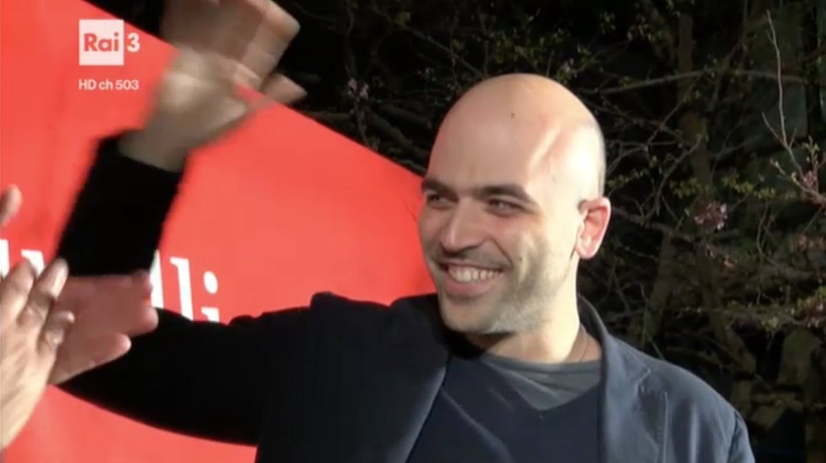 RaiTre's tweet photo. “Girare il mondo è bello, ma mai quanto tornare a casa” @robertosaviano 
#Saviano10annidopo @pif_iltestimone https://t.co/I91rwLb9rK