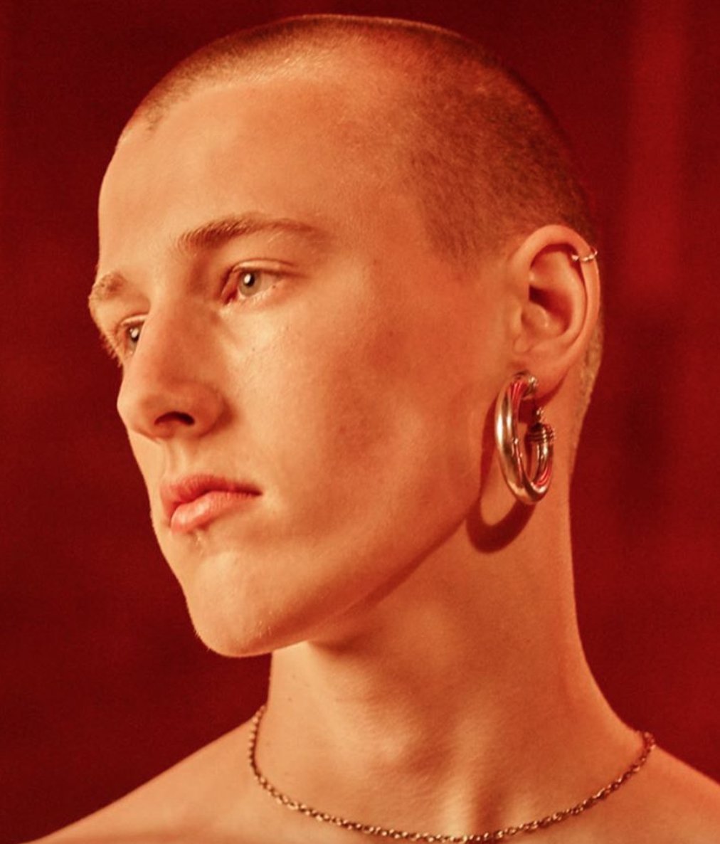 ODDAmagazine's tweet photo. Talbot, a story shot in London at night by #OliverLeeShipton for ODDA 11 'Spaces' with #FelixEdwards @StormModels #ODDAspaces #ODDAmagazine https://t.co/muQkna6K4H