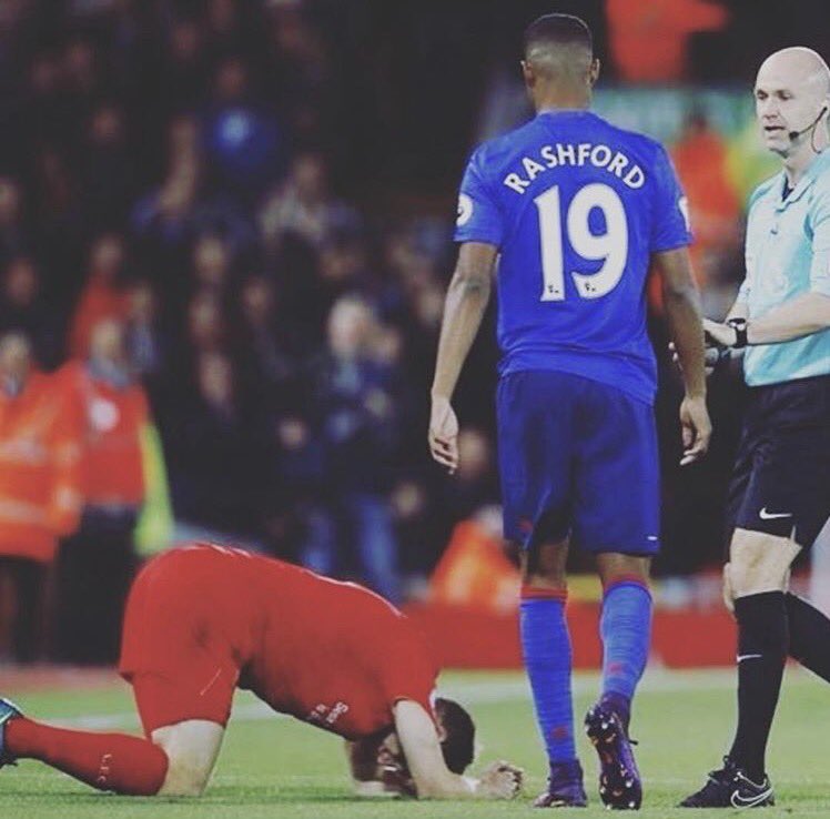 MarcusRashford's tweet photo. Had to work hard for the point today! Thanks to the fans for the support they gave us 🔴🔴 https://t.co/wbf2s61Hom