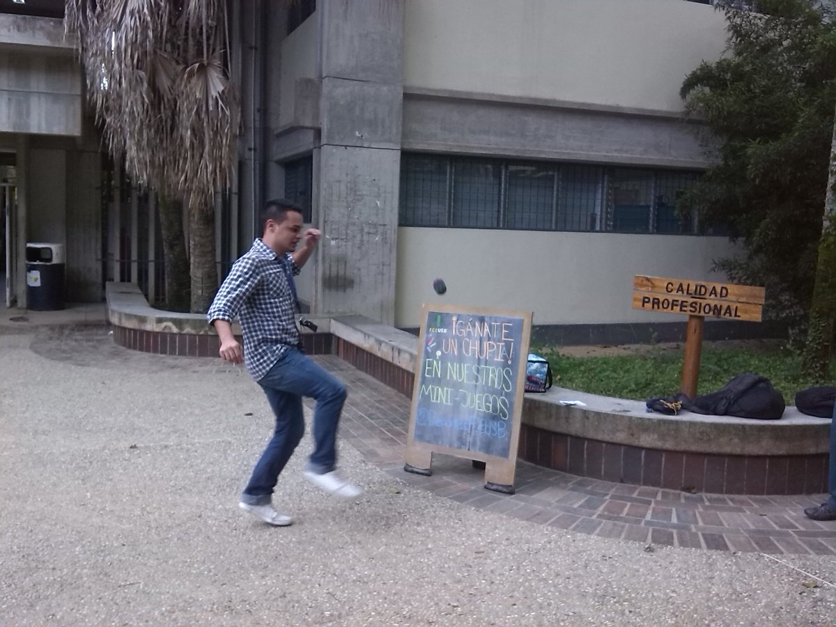BlackmaoSound's tweet photo. Asi estuvieron los mini juegos, mañana volvemos con mas juegos y mas chupis. @DeportesFCEUSB @FCEUSB @EduAlvarezB https://t.co/bt7FKheMEZ
