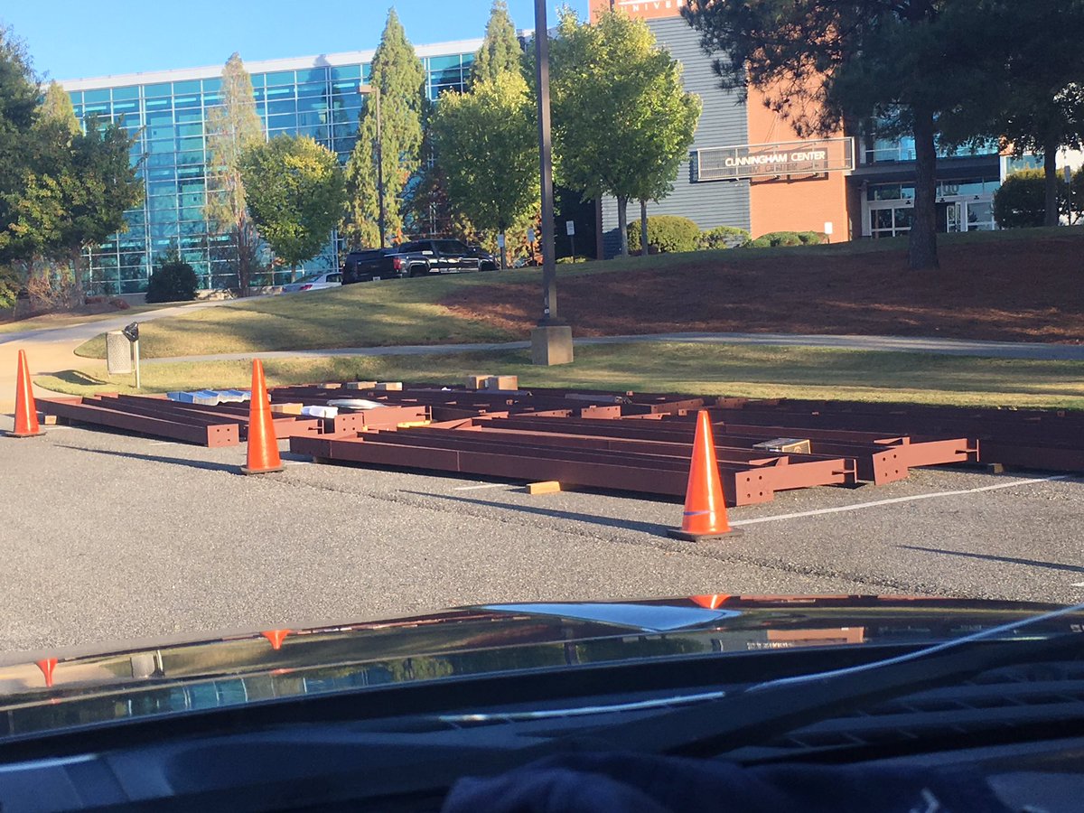 CSUCougarsSB's tweet photo. @ToddReeserAD @ktothew Some of the beams to the new Cougar Cage has arrived! #ItsGreatToBeACougar #csuconstruction https://t.co/WTWjsEaow8