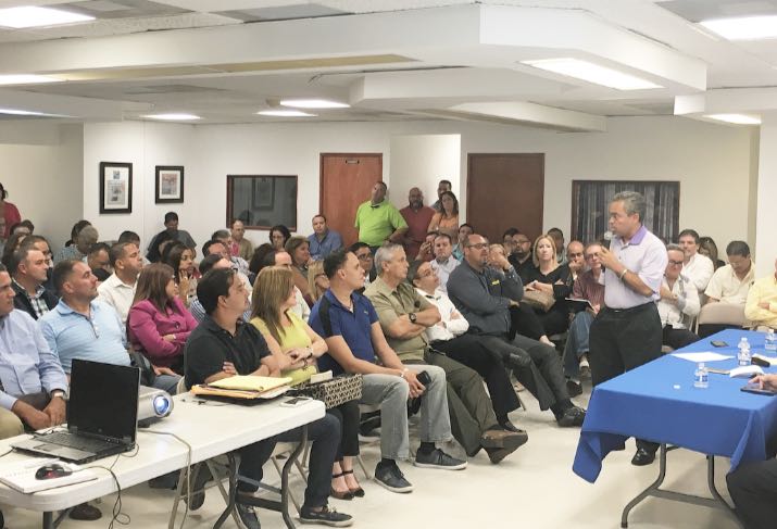 ServidoresInfo's tweet photo. @JMrodriguezrosa Pres. de Serv. Públicos Prog. reunido con los Coordinadores de Agencias, Juntas Reg. y Directorio de la OASPP #ALeydeNa' https://t.co/Jthb6JmSSw