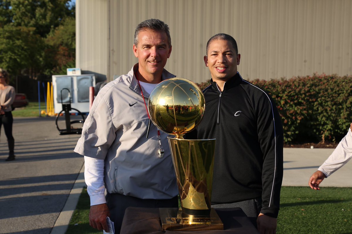 Cleveland Cavaliers' Larry O'Brien trophy visits cleveland.com offices! 