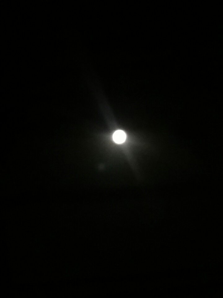 S_Akhunzada's tweet photo. چاند دیکھا ہے تو یاد آئی ہے تیری صورت
ہاتھ اٹھتے ہیں مگر حرفِ دعا یاد نہیں https://t.co/DYGI9z5iCs