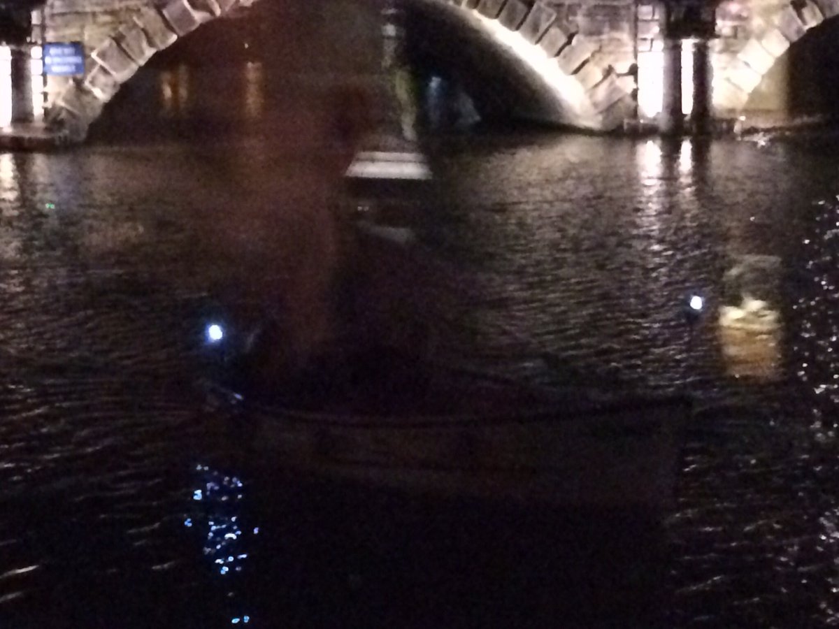 triff83's tweet photo. @BCSRnewsfeed looked good going past the glass boat tonight 2 up with a cox ... unfortunately my pic only got your lights .. Jan ?, andy ?? https://t.co/yUAAvPQVjh