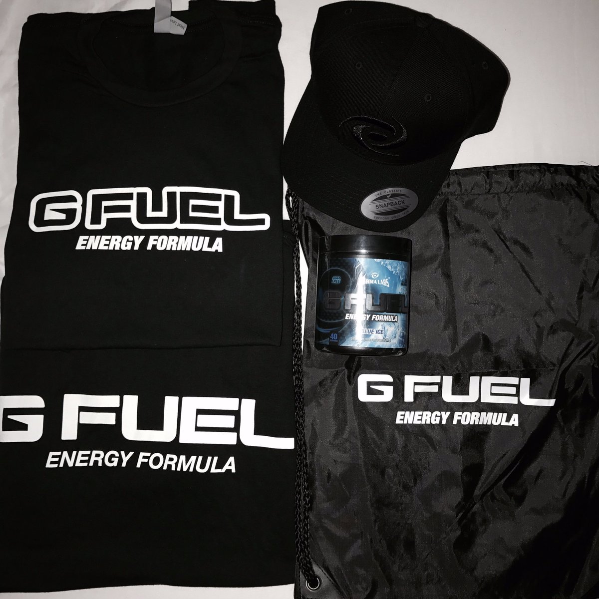 HilightOfficial's tweet photo. Thanks to my family over at @Splyce &amp; to @GFuelEnergy for sending this little care package! Sent my favorite flavor, &amp; that hat is 🔥 #Splyce https://t.co/CwMQNYUiBA