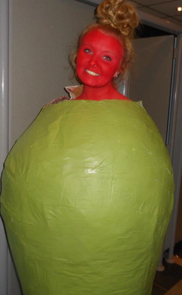 Rubyelise2's tweet photo. @TheEllenShow when you papier-mache a gym ball #stuffedolive #4ellen https://t.co/wFgMkDyih4