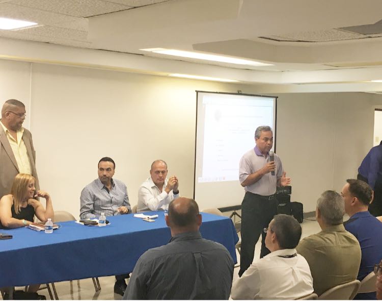 Julissa_elaine's tweet photo. @JMrodriguezrosa estableciendo estrategias asertivas con los servidores públicos para lograr la victoria del PNP y encaminar a PR. https://t.co/RDlO14iuz5