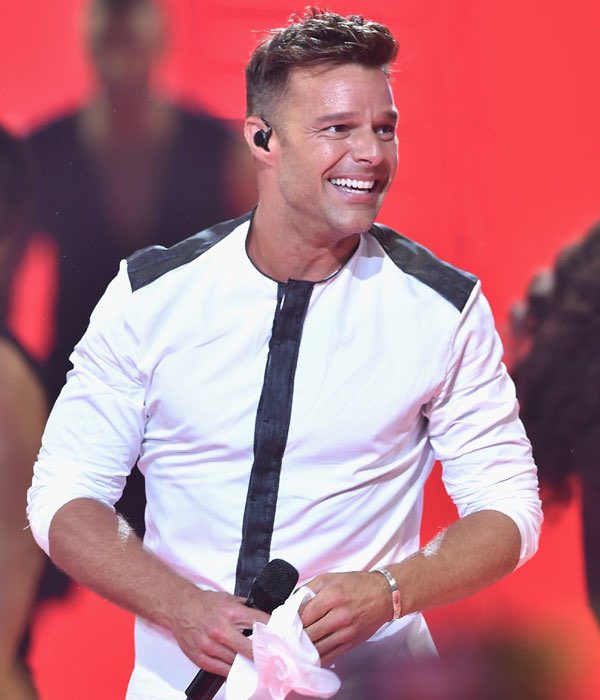lililurd05's tweet photo. @ricky_martin 
@RM_Team 
@fcmatameotravez te espera  en bs as  y quiere tener su logo oficial ❤️ https://t.co/g0Ch6m88U9