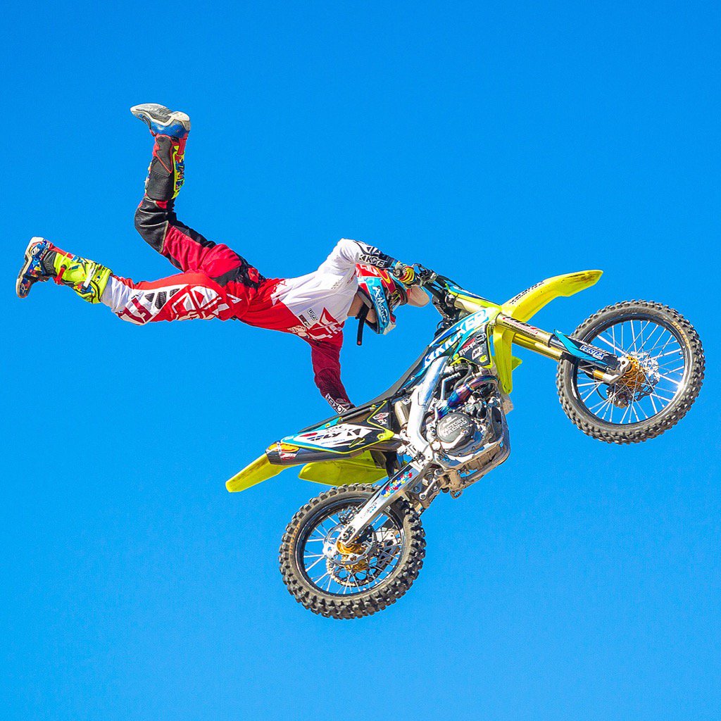 FLYRacingGlobal's tweet photo. @murrayfmx with an impressive performance at the #MonsterEnergyCup #fmxhighrollers contest! PC: @browndogwilson https://t.co/QMDFVEZq0r