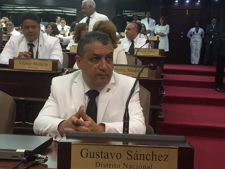 dariela_27's tweet photo. @GustavoSanchezq @A_sanchezroa Siempre haciendo Su trabajo" legisladores que si deben estar en la Posición que están @DaniloMedina #Valorelo https://t.co/PcJrctxkTs